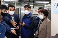 당진시의회, 노동정책 연구모임 현대제철 노동자 작업복 세탁소 현장견학
