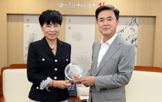 충남도, (사)눔문화예술협회 취약계층 아동 후원품 전달식