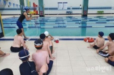 세종시교육청, 초등학교 생존수영 교육 확대