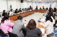 충북도의회 교육위원회, (사)충청북도어린이집연합회와 한국국공립유치원교원연합회 충북지회 임원진과 간담회