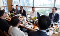 [포토] 베트남 방문 김태흠 지사, 충남 기업인 격려