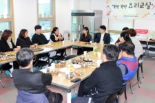 국민의힘 세종갑 당협위원회, 김밥 만들기 봉사활 진행