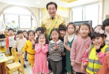 진천군, 유치원·초·중·고등학교 입학축하금 지원