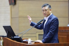 배성민 천안시의원, 성성호수공원의 건 시정질문 진행