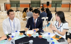 [포토] 윤건영 충북교육감, 충주남한강초등학교 교육가족과 함께하는 현문현답 소통간담회 개최