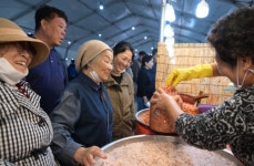 [포토] 3일차 강경젓갈축제, 관광객들 북적북적