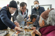 김기웅 서천군수, 무료경로식당 방문...따뜻한 나눔 실천