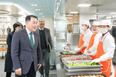 충남교육청, 겨울방학 급식실 환경개선 학교 현장 점검 실시