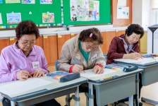 [포토] 운산초등학교, 1일 학교체험 할머니 학교가유 행사 실시