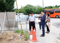 [포토] 여성용 유성구의회 부의장, 대정동 도로개선공사 적극 추진