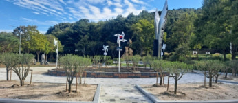 계룡 무궁화동산, 소나무 걷어내고 애국 테마공원으로 재탄생