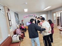 [포토] 서산성봉학교 학생자치회, 명천1리 마을회관 봉사활동