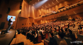 러닝타임 3시간... 익산시, 정헌율 시장 임기 10년 백서 보고회