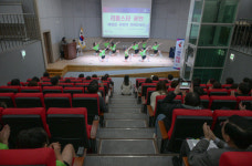 최민호 세종시장, 치어리딩 꿈나무 어린이 격려·응원