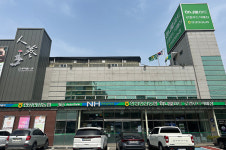 지역농산물 유통구조 이끌어가는 품목농협 - 안성인삼농협 하나로마트&로컬푸드직매장