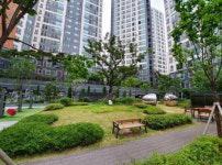서울 성동구 금호동 e편한세상금호파크힐스 84㎡ 15억원 역대 최고가