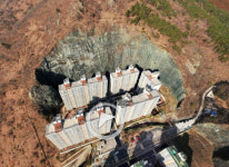 저 절벽 뭐야?…사진만 봐도 등골 오싹한 부산 아파트