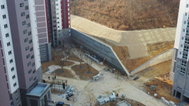 이 옹벽 말이 되냐고요 새 아파트 직접 보곤 경악