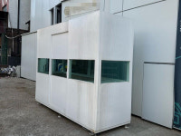 카페 입구 컨테이너로 떡하니…임대료 더 내면 치워줄게