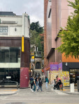 이태원 참사 부른 호텔옆 철제가벽 아직도 철거안했다