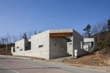 경사진 삼각형 땅의 기적…목공방, 카페 품은 파주 2층 단독주택