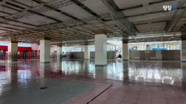 월세 0원에도 텅텅, 휴대폰 성지 강변 테크노마트의 몰락