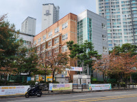 이러다 이웃 웬수되겠네?잠실 파크리오-잠래아  초등학교 배정 놓고 정면충돌