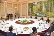 북중우호조약 체결 64주년 연회 열려…중국 언제나 북한 지지할 것