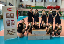 악사뮤즐리, 노는 언니 한유미 해설위원과 함께 배구명문 한봄고에 제품 기부