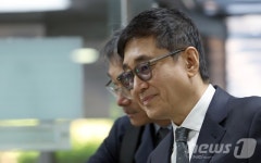 태광산업 이호진 전 회장, 경영복귀 단계 아냐…건강상 무리