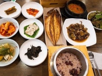 군포·의왕 맛집, 은빛 오리고기와 돌솥밥정식 메뉴 제공