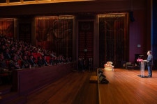 창립 10주년 맞은 신세계프라퍼티 ....  시니어 레지던스 진출·스타필드 빌리지 확대