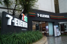 편의점 세븐일레븐도 희망퇴직…45세 이상 직원 대상 인력 구조 효율화