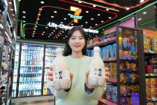 세븐일레븐, 지상파 예능 시골마을이장우서 배우 이장우가 직접 개발한 생막걸리 죽산막걸리 단독 출시