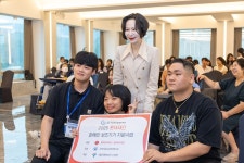 롯데재단, 전국 뇌병변∙지체장애인에 3억원 상당 맞춤형 보조기기 지원