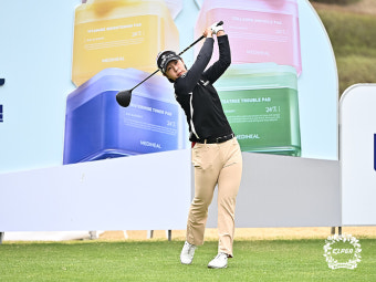 [KLPGA] 박지영의 2연패냐, '대세' 박민지의 1타차 역전승이냐