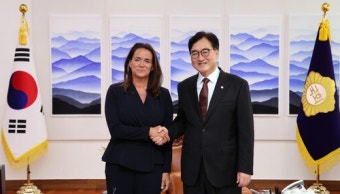 우원식 의장, 헝가리 前대통령 만나 '저출산 위기 극복 방안' 논의