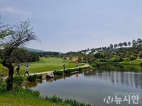 셀프로 라운드를?...샐러리맨에게 인기 끄는 9홀 라운드...춘천 라데나CC