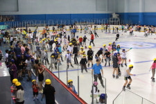 ‘무더위는 가라!’ 여름 힐링 명소 아산 이순신빙상장