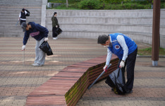 한국기술교육대 학생·교직원 80여명 학교 안팎 플로킹