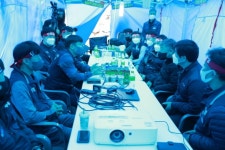 김동명 위원장, 디아지오코리아 노조 천막농성장 격려 방문