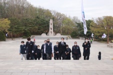 [포토] 한국노총, 4.19 민주묘지 참배
