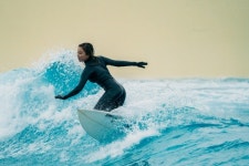 웨이브파크, 미온수 서프코브에서 겨울 서핑도 거뜬