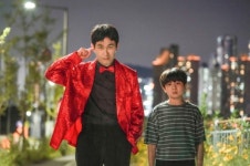 웨이브, 오정세 주연 엉클 OTT 독점 공개...BBC 인기 드라마 리메이크작