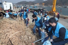 한국석유공사, 울주군 진하리 해변서 플로깅 해안정화 활동 