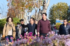 원강수 원주시장, 수원시 가로수 테마전정 사업 벤치마킹