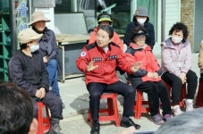 [포토] 남성현 산림청장, 춘천 동내면 고은2리 마을찾아 산불조심 당부