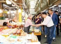 신상진 성남시장, 추석 맞이 전통시장 방문 상인들 격려