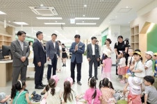 신상진 성남시장 인재 양성 지속 추진...수내도서관 개관식 참석