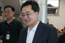 [영상] 김동연 지사 소비쿠폰 신속 추진은 올바른 방향...원천동행정복지센터 방문